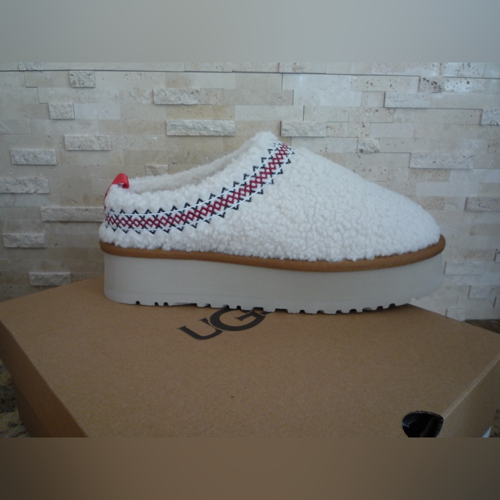 Women’s fluffy tazzman ugg slippers